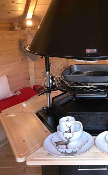 Romantic Treehouse With Hot Tub & Bbq Lodge Praze an Beeble 외부 사진